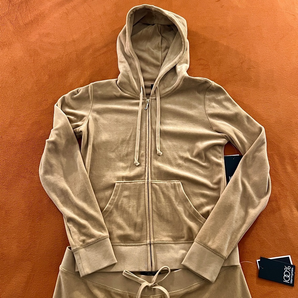 beautiful beige juicy couture black label velour tracksuit <3